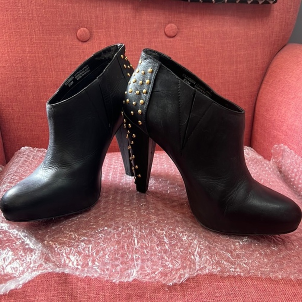 STEVE‎ MADDEN CLUBBIN LEATHER WOMENS BLACK STUDDED ANKLE BOOTIES SIZE 8 1/2